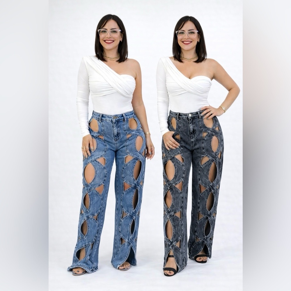 Diamond Cut-Out Curve Jeans